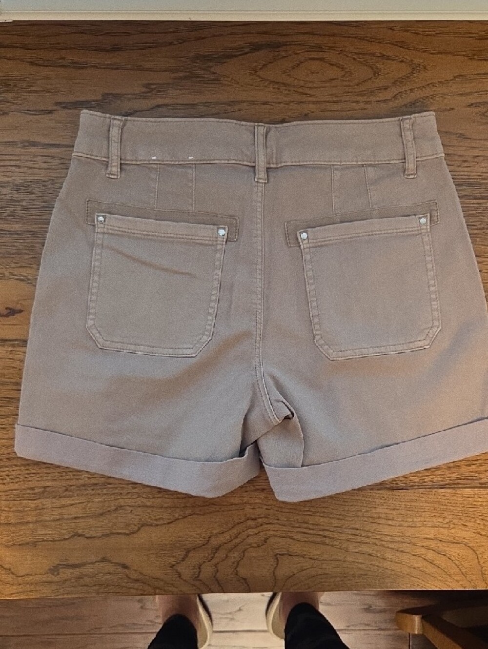 White House Black Market THE SHORT KHAKI TAN CUFFED CARGO STYLE SHORTS SIZE 0 - Picture 10 of 12